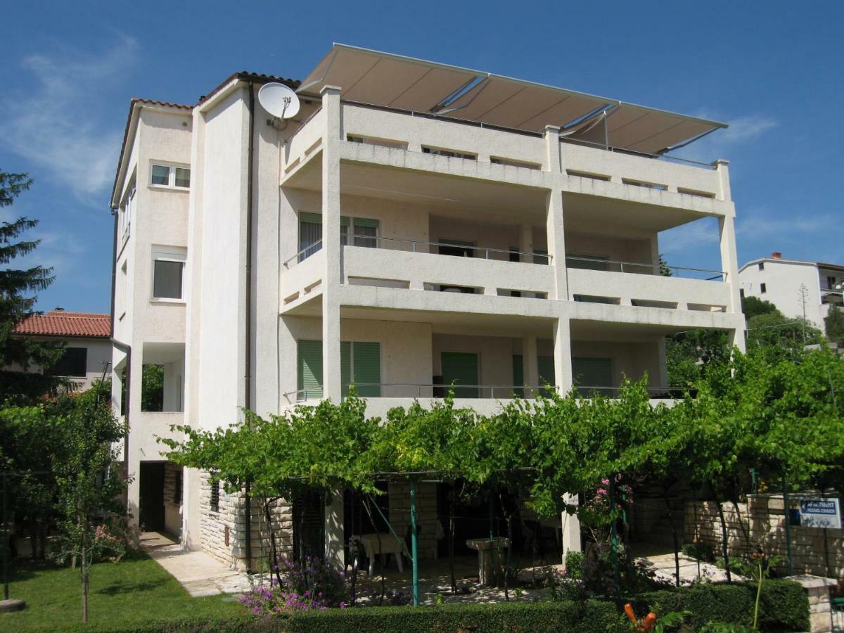 Apartment Petrinic V พูลา ภายนอก รูปภาพ